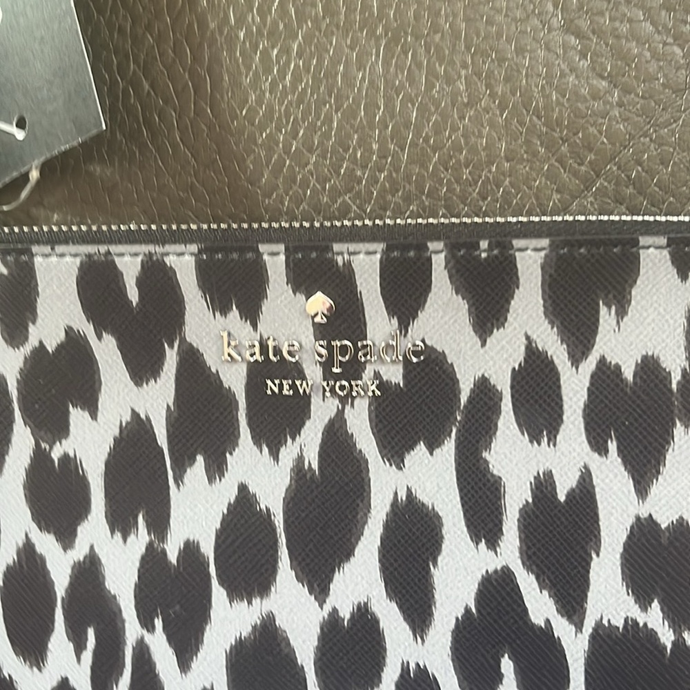 Kate spade spotted animal black multi wristlet - Picture 3 of 8